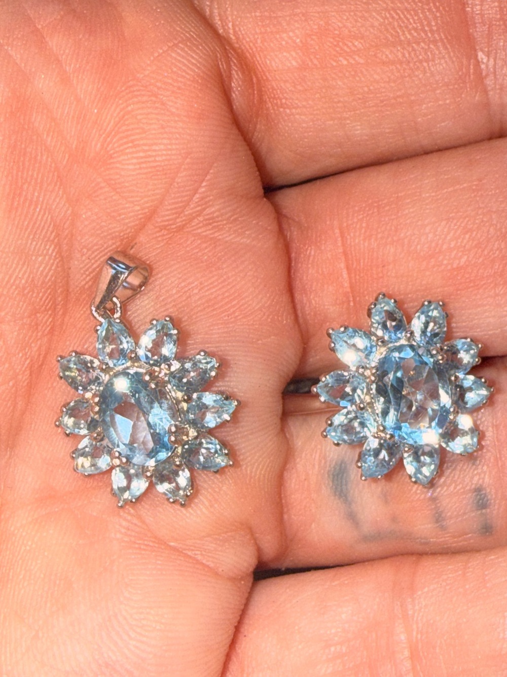 Matching Natural Blue Topaz Flower Pendant and Ring 
Set Sz7 - Picture 7 of 17